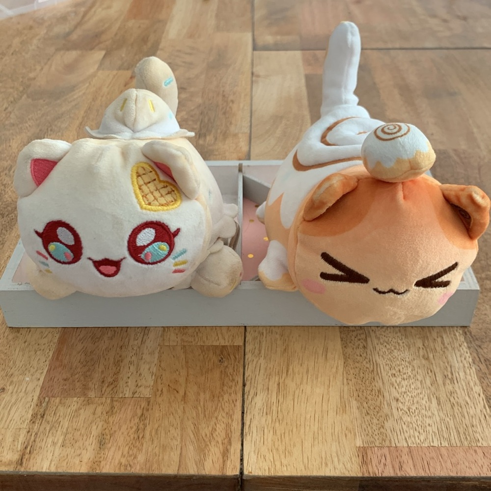 2 Aphmau Meemeow Plushies